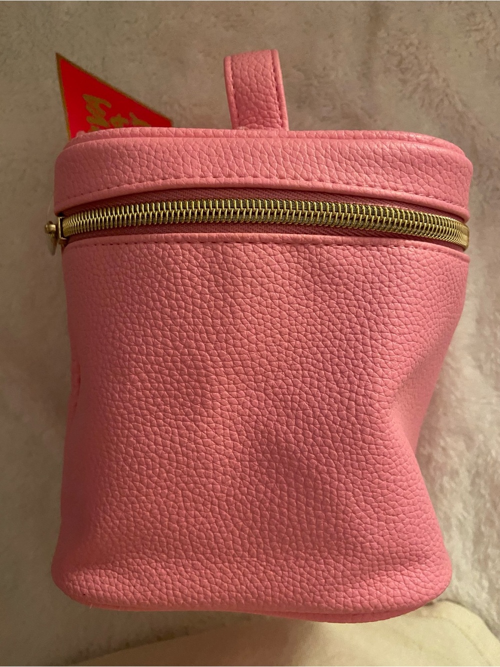 Juicy Couture Bubblegum Pink Pebbled Cosmetic Case with Gold Hardware - Picture 4 of 5